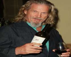 Jeff Bridges consuming alcohol